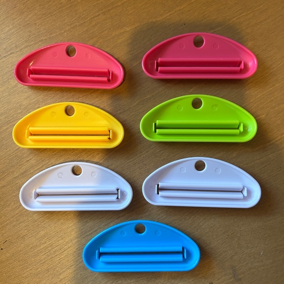 Toothpaste Tube Squeezers (Multicolored Pack of 7) - Picture 2 of 2